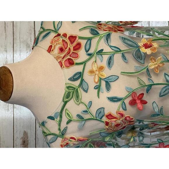 ali miles whimsical multicolored embroidered floral sheer mesh tunic Size M - Picture 2 of 6